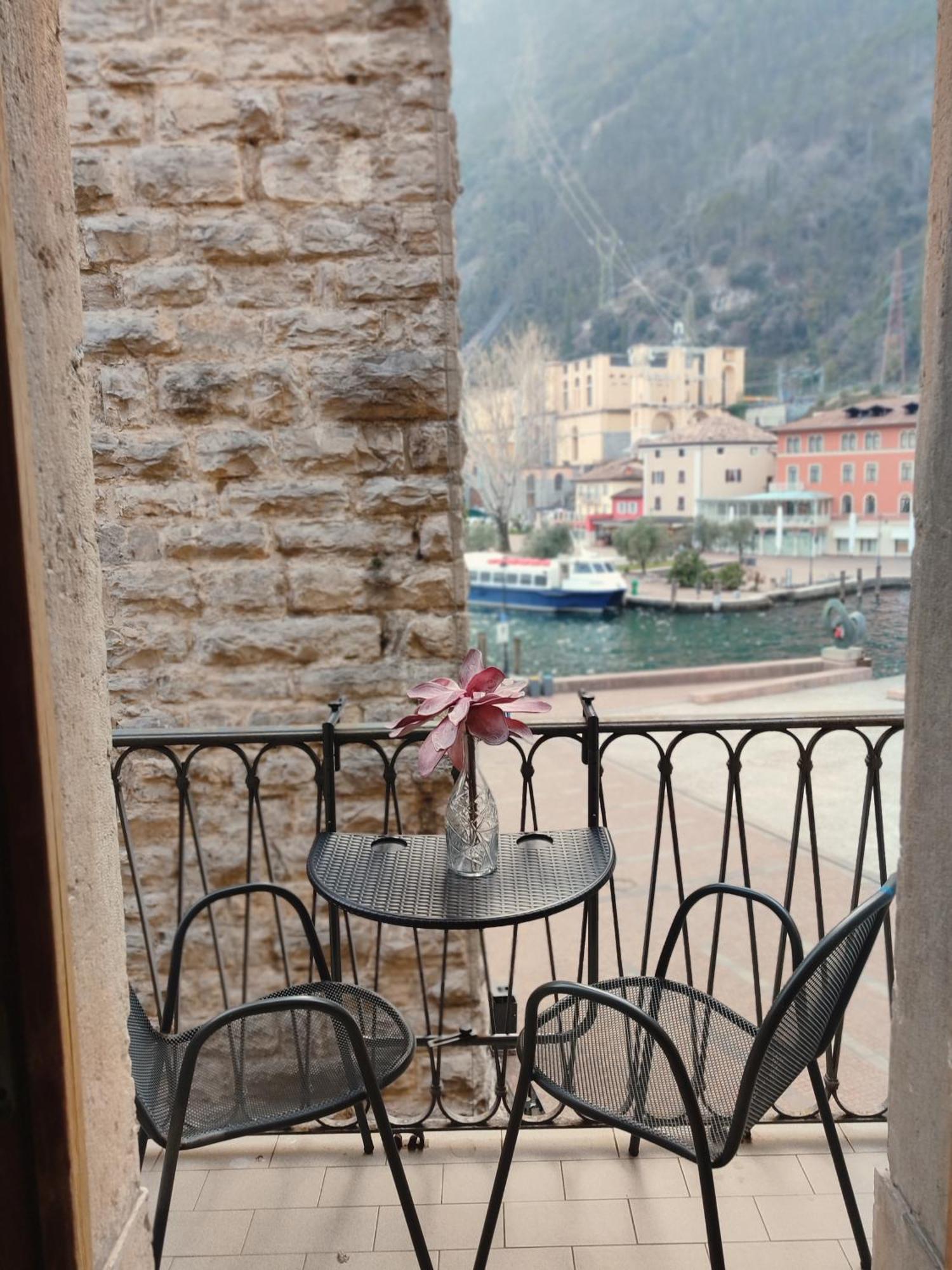 Downtown Balcony & View *